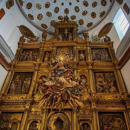 Vut Marcial Apartman *